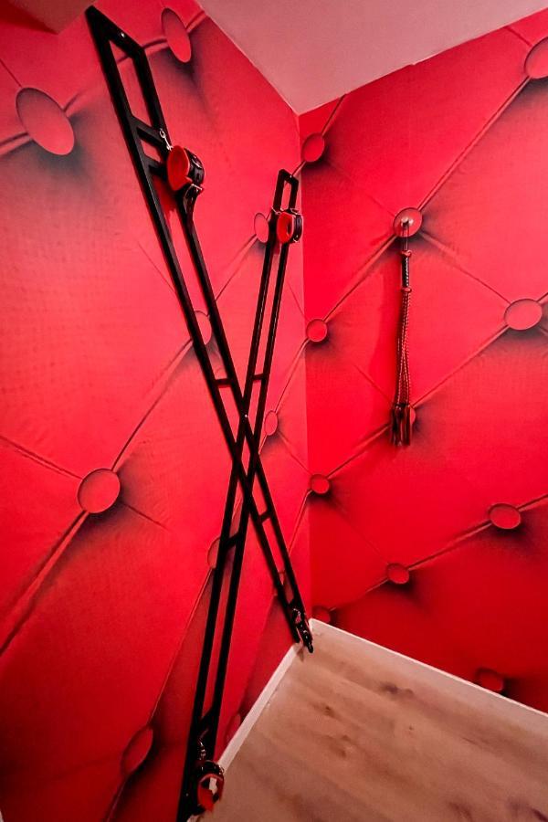 Redroom Loveroom Privative Insolite Theme 50 Nuances De Grey Hotel Douchy-les-Mines