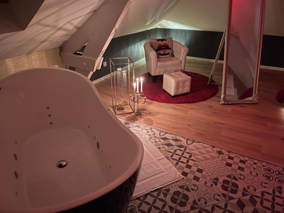 Hotel Redroom Loveroom Privative Insolite Theme 50 Nuances De Grey