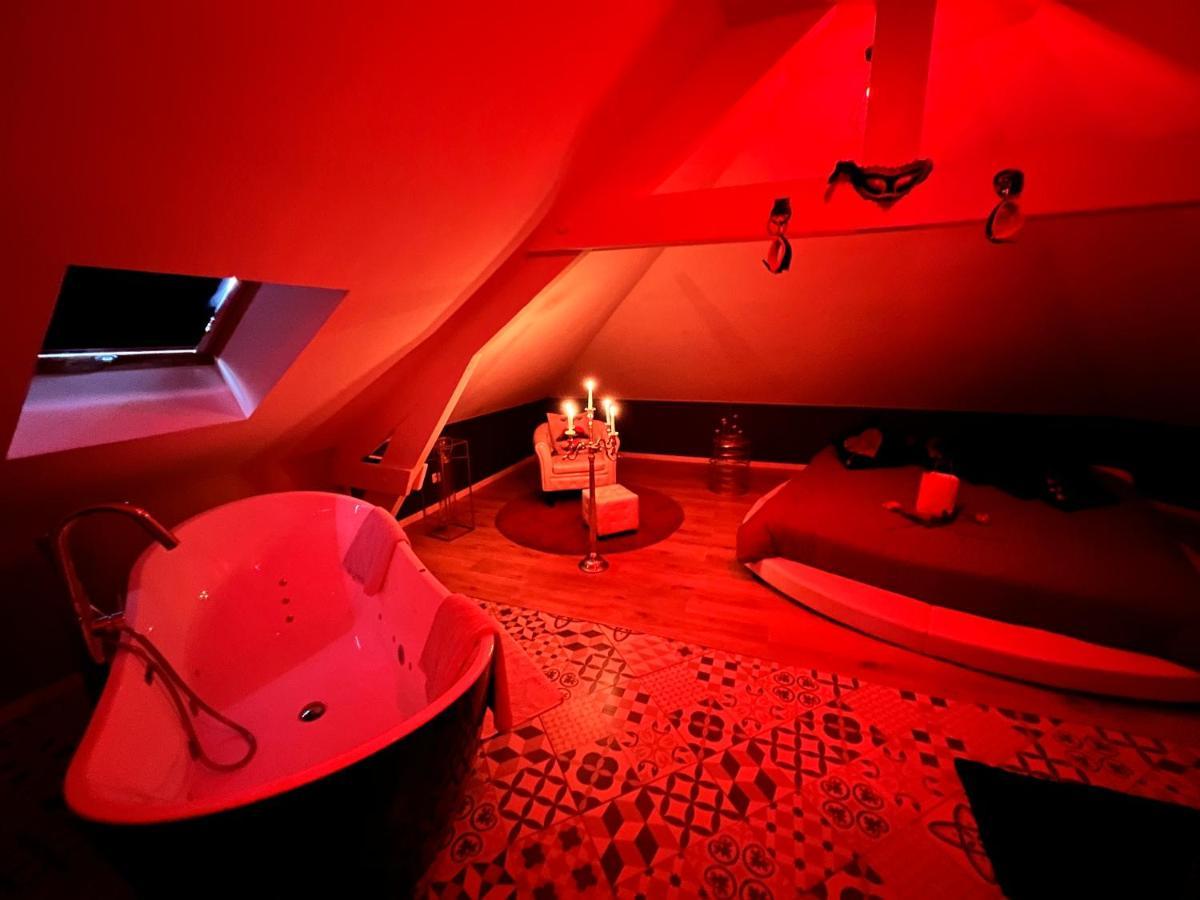 Redroom Loveroom Privative Insolite Theme 50 Nuances De Grey Hotel